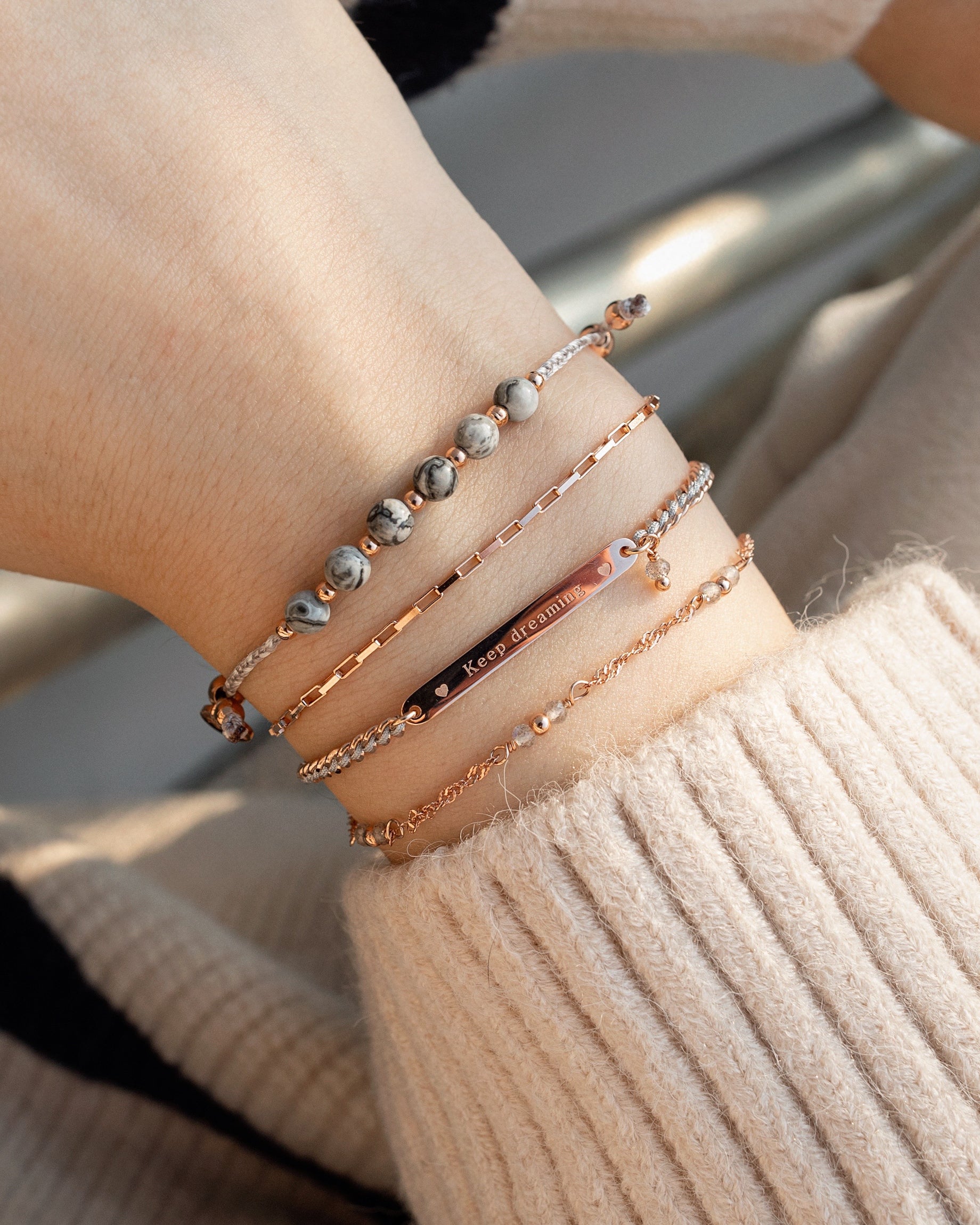 SUNDAY • CHAIN