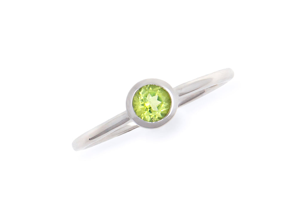 PERIDOT RING - Riendo